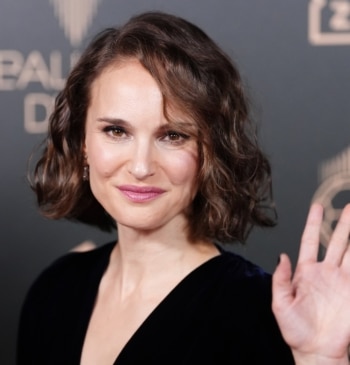 La actriz Natalie Portman en la gala del Balón de Oro 2024