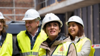 Vivienda se gasta casi 50.000 euros en una empresa para fotografiar las casas pagadas con fondos europeos