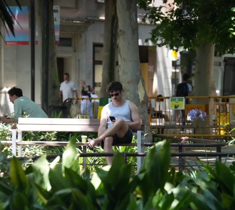 Las fuertes lluvias y rachas de viento mantendrán en alerta a buena parte de España este lunes