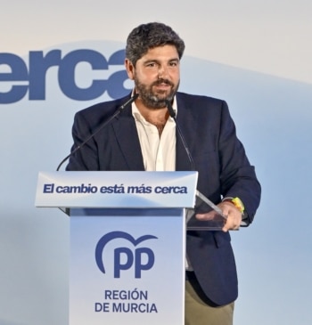 López Miras pide a Sánchez reforzar la vigilancia del litoral murciano ante [...]