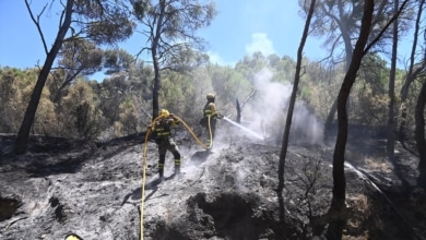 Mueren un bombero y un trabajador en el incendio de un taller mecánico en Calatorao (Zaragoza)