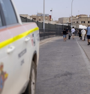 Reabre el paso fronterizo de Beni-Enzar en Melilla tras 36 horas cerrado [...]