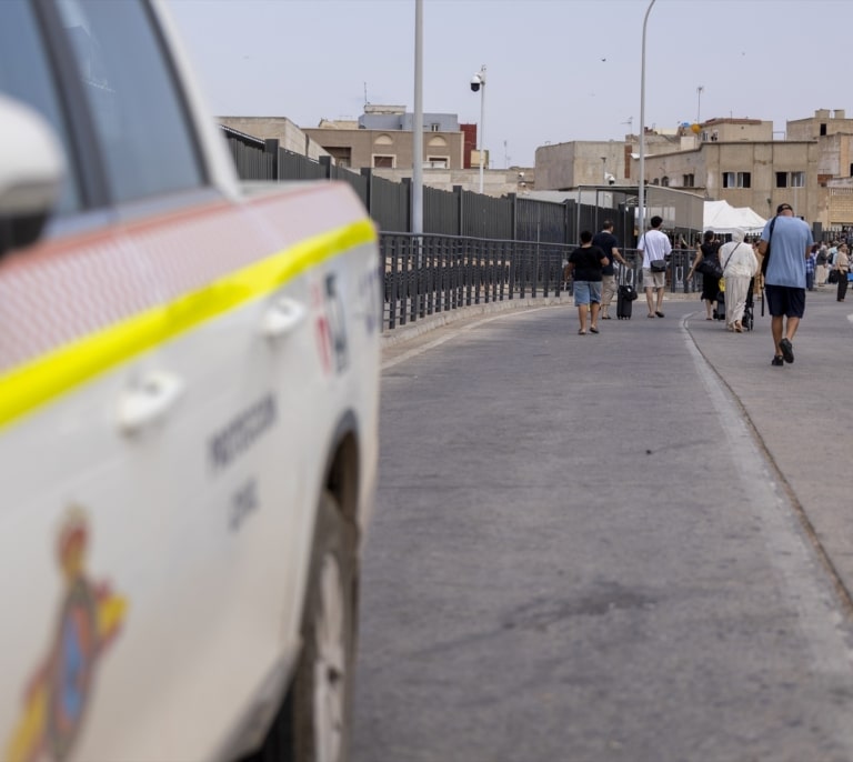 Reabre el paso fronterizo de Beni-Enzar en Melilla tras 36 horas cerrado por la presión migratoria