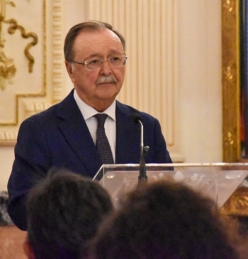 Vivas reclama "unidad y serenidad" a los ceutíes ante la crisis migratoria