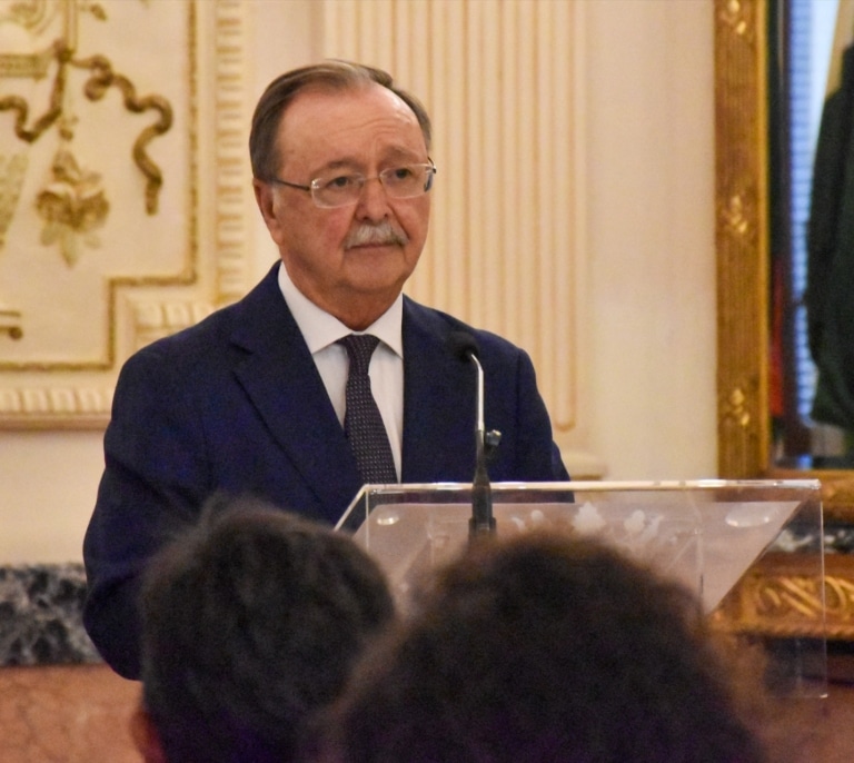 Vivas reclama "unidad y serenidad" a los ceutíes ante la crisis migratoria