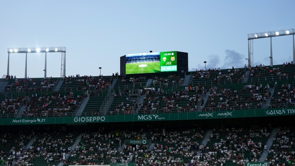 Imagen del Estadio Martínez Valero durante el partido