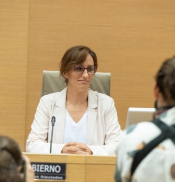 Mónica García niega que los migrantes llegados a Ceuta traigan enfermedades pero [...]