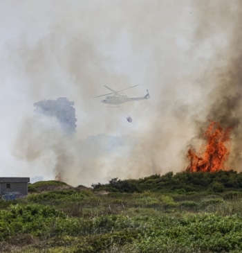 El incendio de El Saler sigue sin control y quema ya 48 [...]
