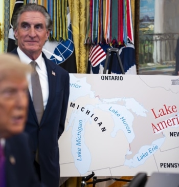 Trump rebautiza el lago Ontario, que hace frontera con Canadá, como "lago [...]
