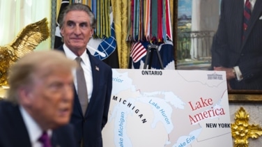 Trump rebautiza el lago Ontario, que hace frontera con Canadá, como "lago América"