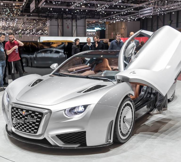 Más de 500 españoles han pagado este año más de 200.000 euros por su coche nuevo