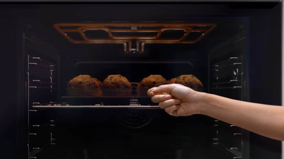 El horno en el que puedes hacer 'toc toc' para ver el interior sin abrirlo: es de LG y está rebajado 200€
