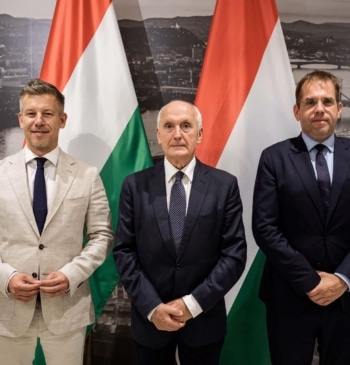 András Baka, un jurista rebelde frente a Orbán, elegido presidente de Hungría