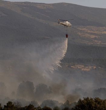 Castilla y León pendiente de los fuegos en Segovia ante una subida inminente de las temperaturas