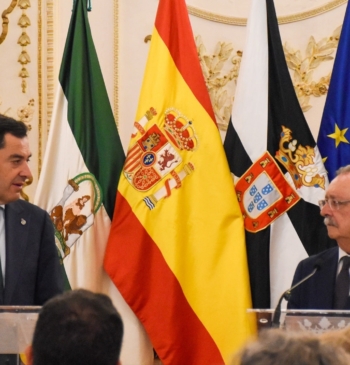 Juanma Moreno arropa a Vivas en Ceuta y critica la "inoperancia" e [...]