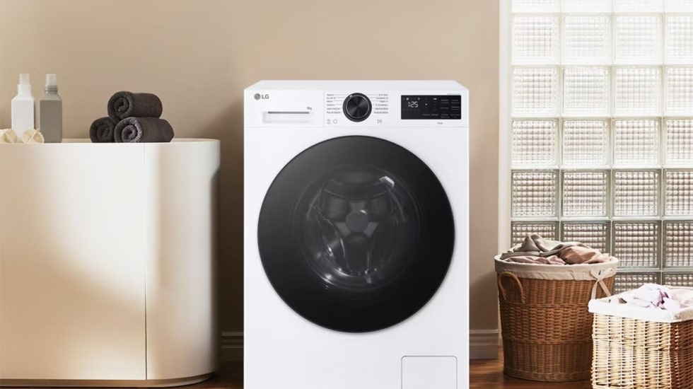 "Antes ponía cuatro lavadoras y ahora solo una": así es la lavadora inteligente de LG que hace la colada en solo 39 minutos