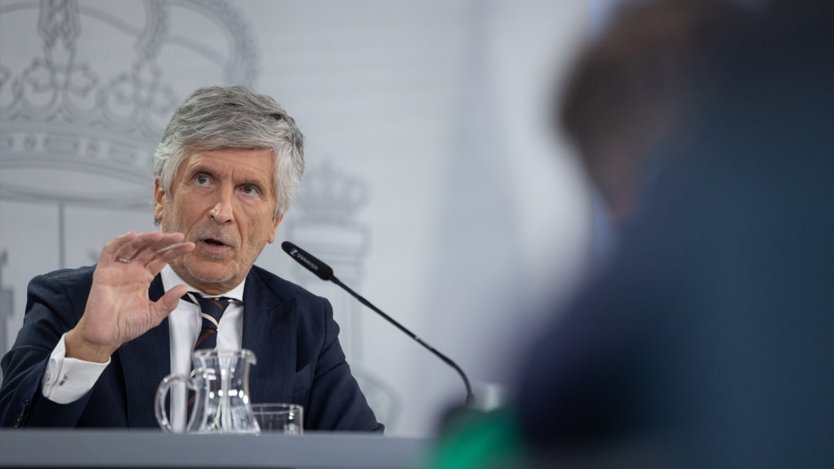 El ministro del Interior, Fernando Grande-Marlaska, durante la rueda de prensa en Moncloa de este martes, en la que contradijo a la ministra Robles por la información previa a la crisis de Ceuta