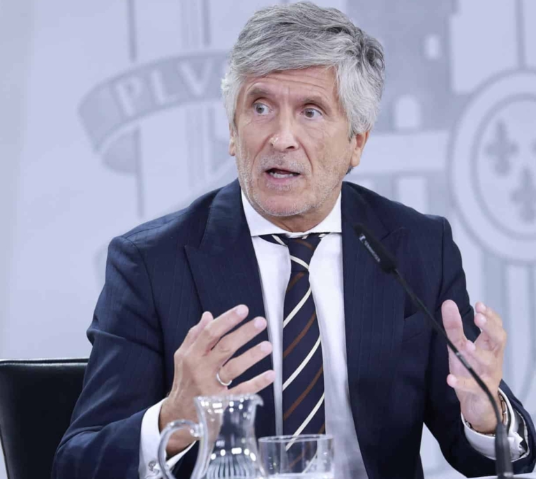 Marlaska vuelve a contradecir a Robles sobre el CNI: "No había ningún informe"