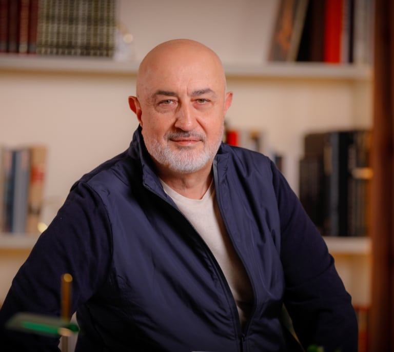 El salto de Pablo Álvarez, de editor a escritor: “He luchado contra mi inseguridad"