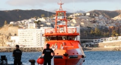 Interceptan a 12 migrantes tras llegar en patera al Hotes Riu Palacede de Formentera