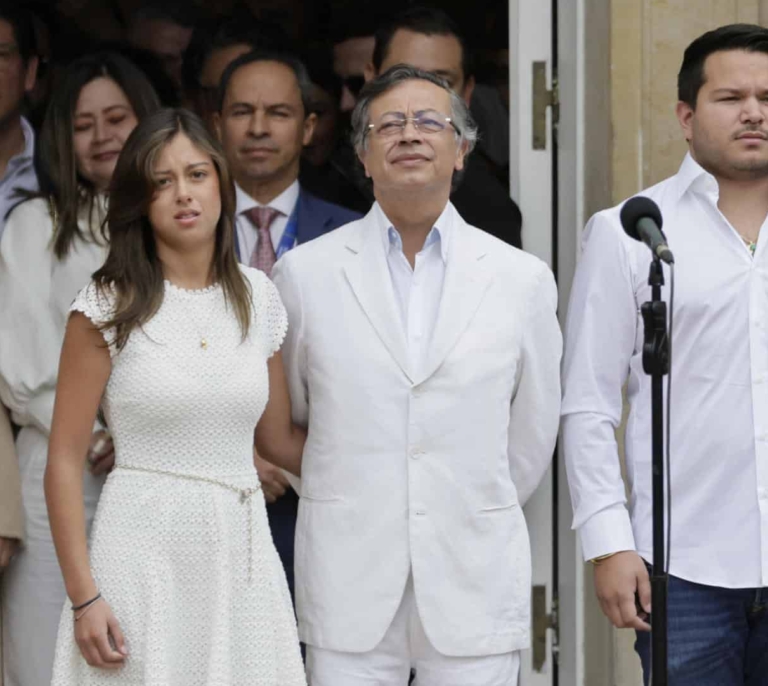 Petro obtiene permiso del Senado para salir de Colombia en plena crisis del terremoto