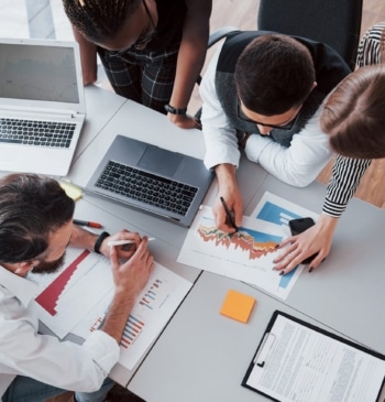 El secreto de las PYMEs que facturan millones sin tener equipo comercial