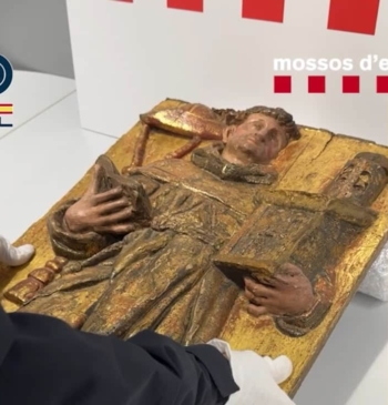 El Monasterio de Santa Clara recupera un relieve renacentista robado hace 16 [...]
