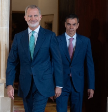 El rey, a la espera de que Sánchez le autorice a visitar [...]