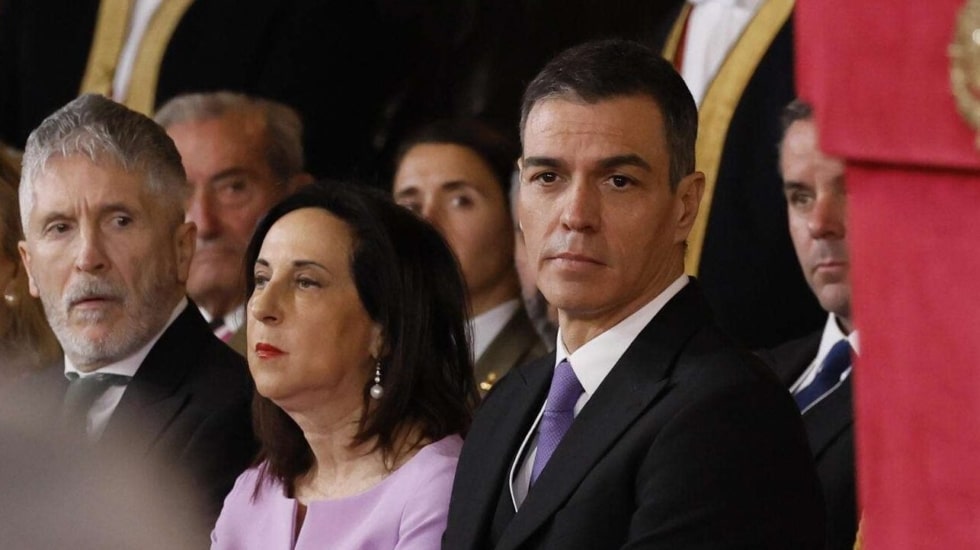 Moncloa desautoriza a Robles por cerrar directamente con Rollán su comparecencia en el Senado y maniobra para impedirlo