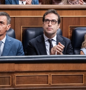 Sumar acusa a Sánchez de "seguir el camino de la extrema derecha" [...]