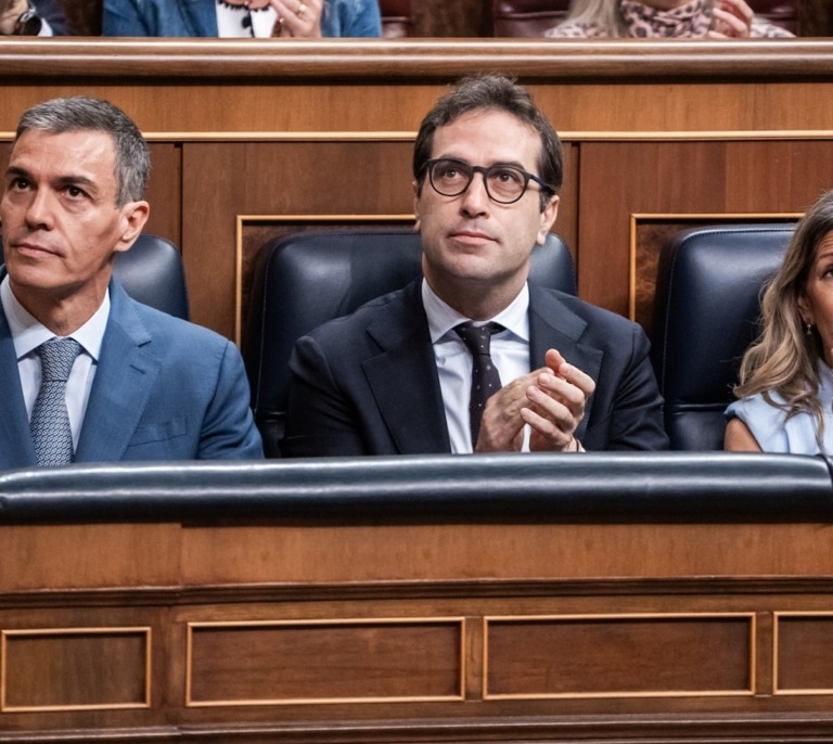 Sumar acusa a Sánchez de "seguir el camino de la extrema derecha" tras la prórroga de Almaraz