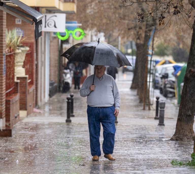 ¿Vuelta al otoño antes de tiempo? Una masa polar y lluvias torrenciales rompen el verano estable en España