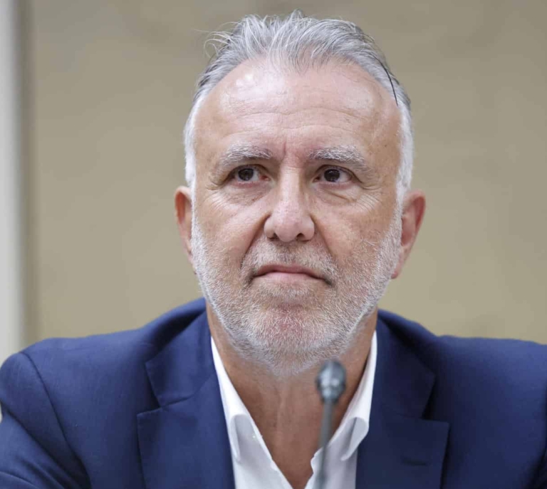 Torres cifra en 1.827 los migrantes alojados en Ceuta y añade 1.475 menores filiados y 300 niñas a cargo de colectivos locales