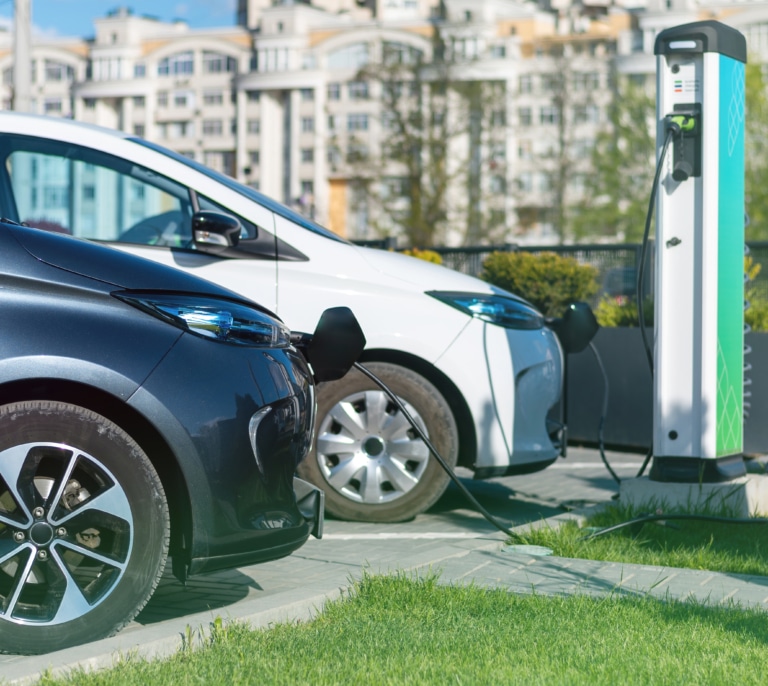De BMW a Tesla: la OCU revela cuáles son los coches eléctricos más fiables