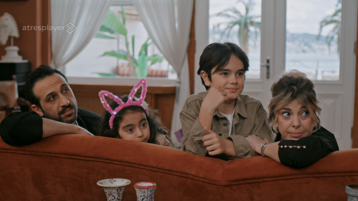 Antena 3 emite cada domingo la recta final de la serie turca Una nueva vida