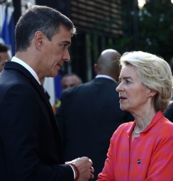 Von der Leyen garantiza a Sánchez que la UE no cederá al [...]
