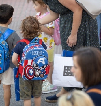 Sin vacaciones por los libros de texto: un 20% de las familias [...]