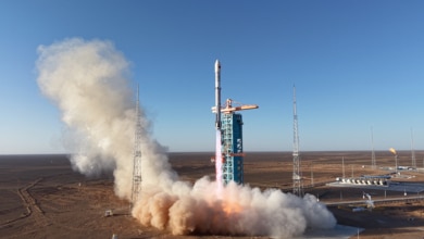 China da otro paso más en la carrera espacial al recuperar un cohete en tierra