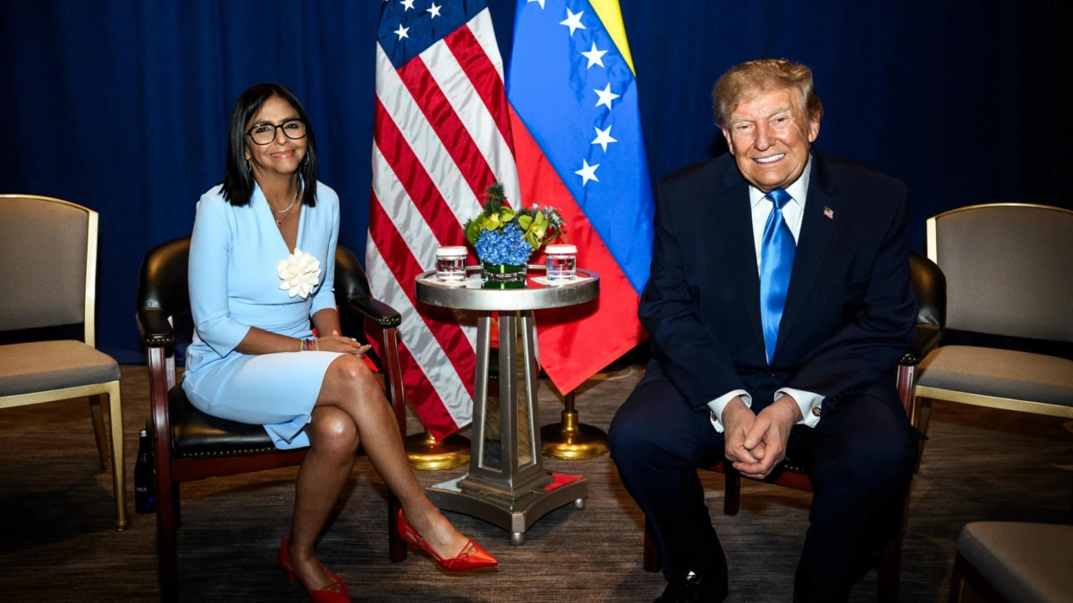 Delcy Rodríguez y Donald Trump, en Nueva York.