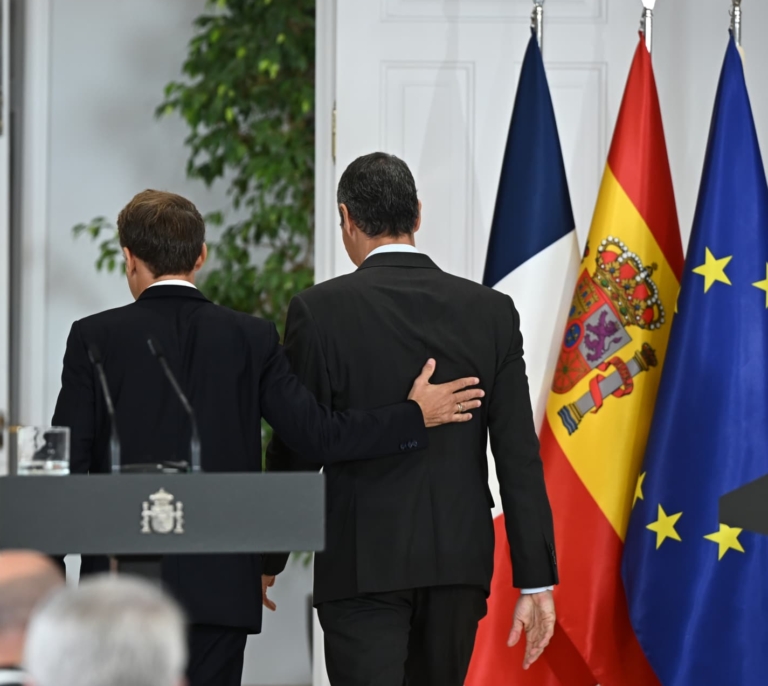 Sánchez se disculpa ante Macron por el rechazo del Senado al Tratado de Amistad con Francia y promete que se sellará en esta legislatura