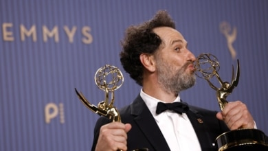 Así es Matthew Rhys, de llevarse una bofetada en un casting a hacer historia en los Emmy