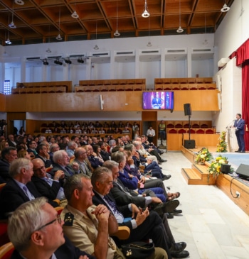 Castilla y León refuerza la oferta académica con el grado de Medicina [...]
