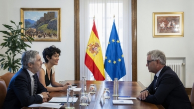 El Gobierno reconoce la presión de la UE para que no haya traslados de migrantes de Ceuta a la Península