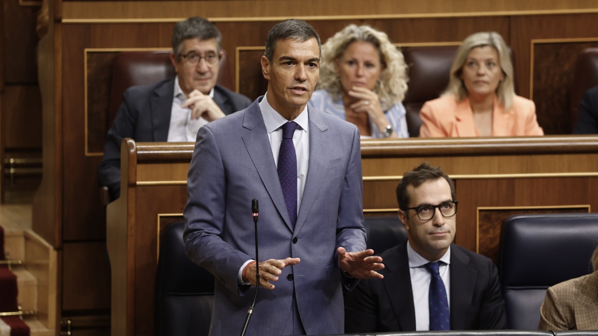 MADRID (ESPAÑA), 16/09/2026.- El presidente del Gobierno, Pedro Sánchez, interviene este miércoles durante la sesión de control del Congreso de los Diputados en Madrid. EFE/ Rodrigo Jiménez