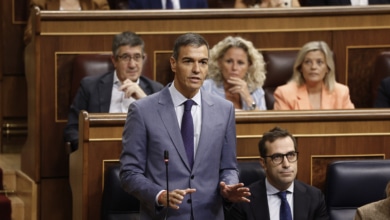 Sánchez reprocha al PP sus "palos en la rueda" en Ceuta tras exigir Feijóo que saque ya a los migrantes