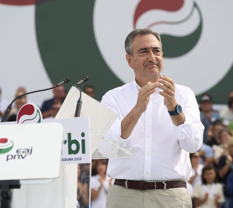 Esteban advierte a Sánchez de que si no aprueba los presupuestos debe "finiquitar la legislatura y convocar elecciones"