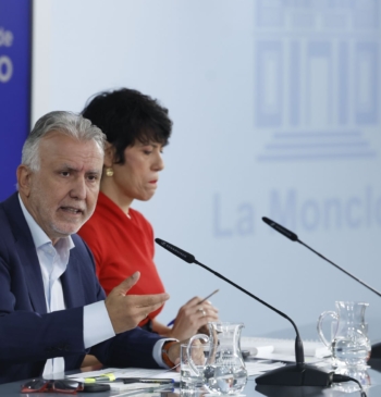 El Gobierno sube la presión sobre Vivas: "Si hay menores en las [...]