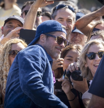 Locura por Brad Pitt en San Sebastián