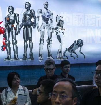 China acusa a EEUU de usar el "manual de la Guerra Fría" [...]