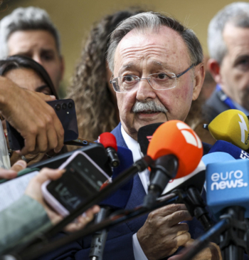 Juan Jesús Vivas tumba a Sánchez